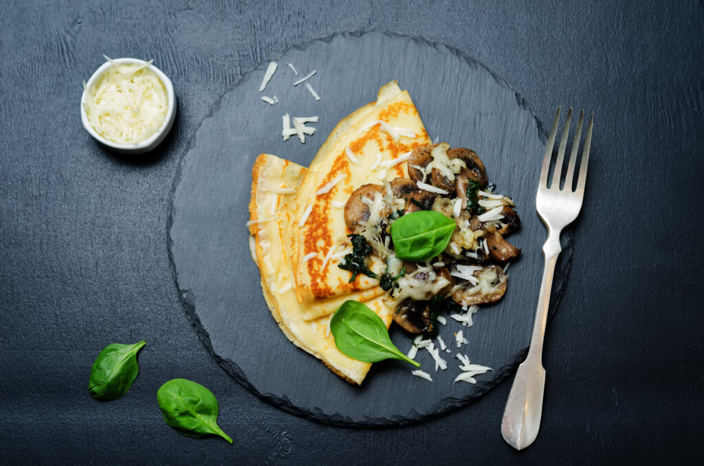 Mushrooms,Spinach,Cheese,Crepes.,Toning.,Selective,Focus 